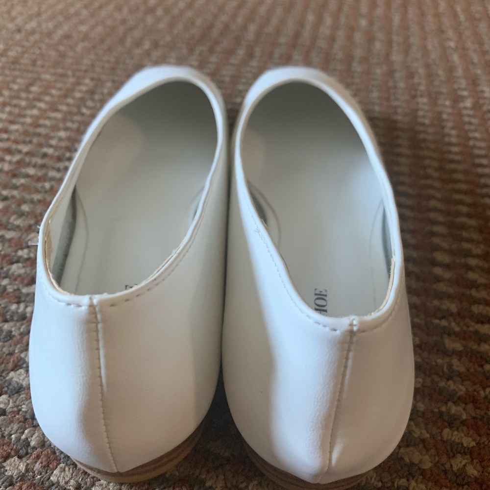 White flats - Picture 7 of 7